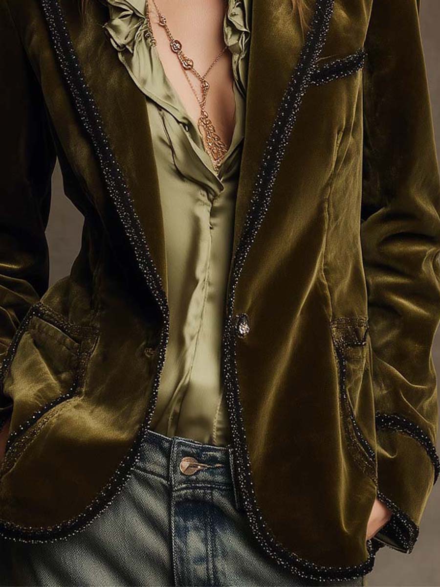 Giacca boho in velluto verde oliva con bordo nero – dettaglio 3
