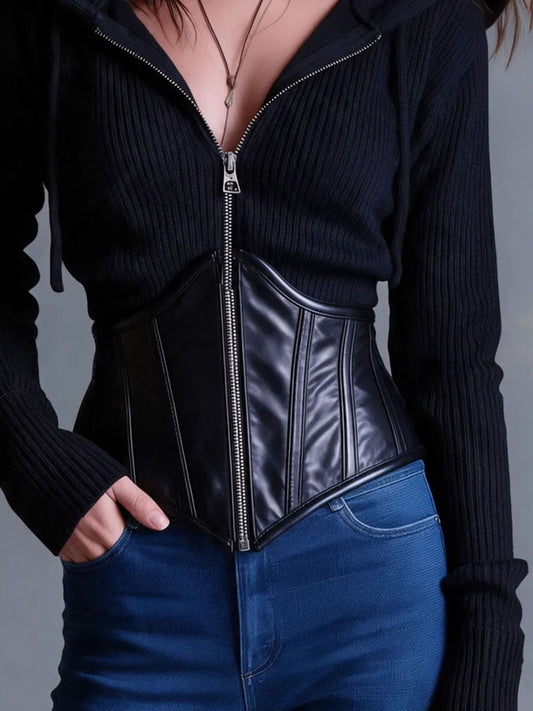 Felpa gotica nera – dettaglio del corsetto