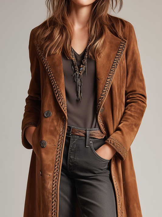 Cappotto lungo cammello – dettaglio del bordo ricamato