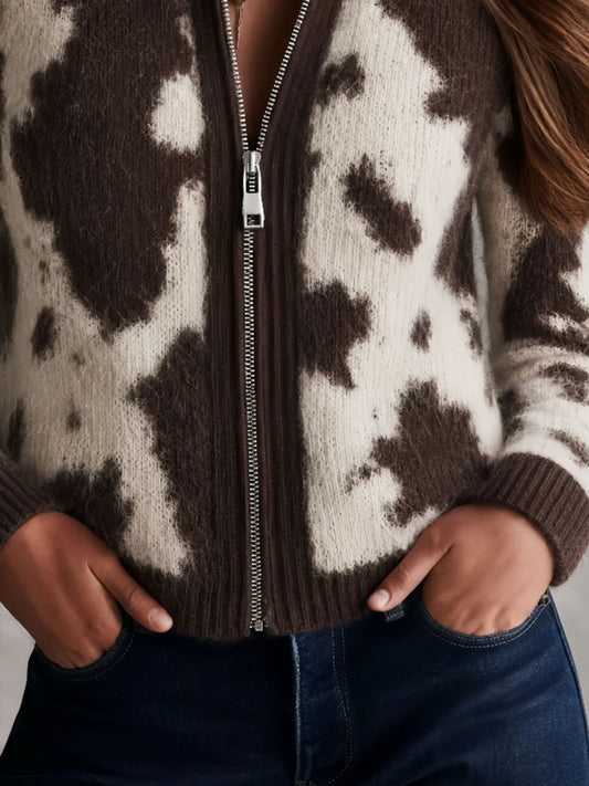 Cardigan marrone in mohair effetto mucca – look indossato