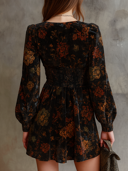Vestito mini in velluto nero a fiori – dettaglio 2