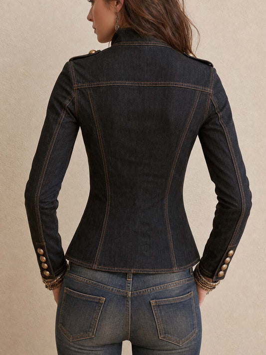 Camicetta in denim nero stile militare – look indossato