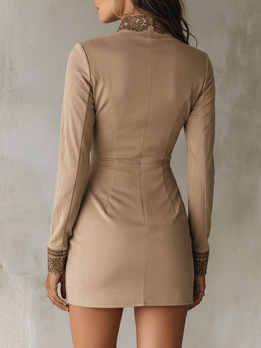 Mini abito in finto camoscio beige ricamato – dettaglio 7
