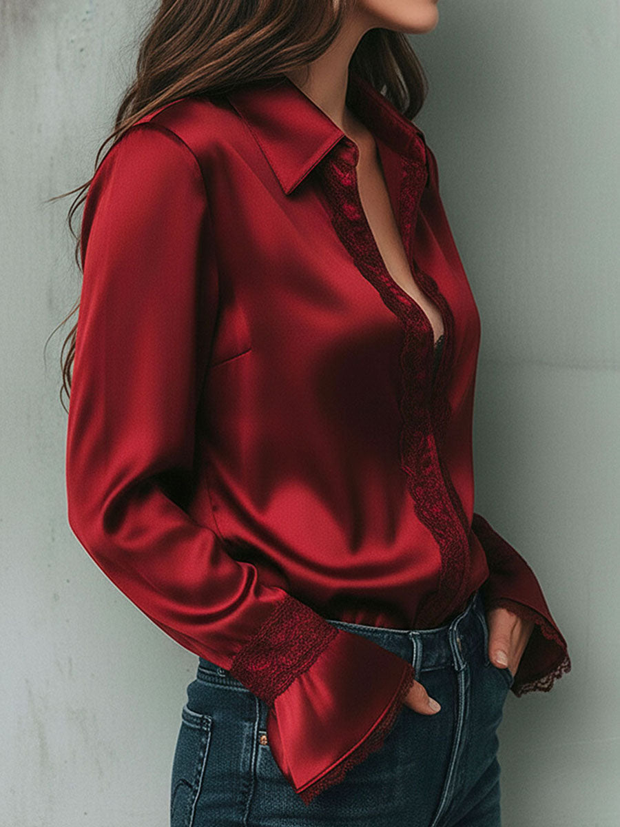 Blusa in raso bordeaux – in movimento