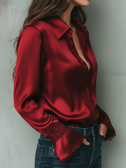 Blusa in raso bordeaux – in movimento