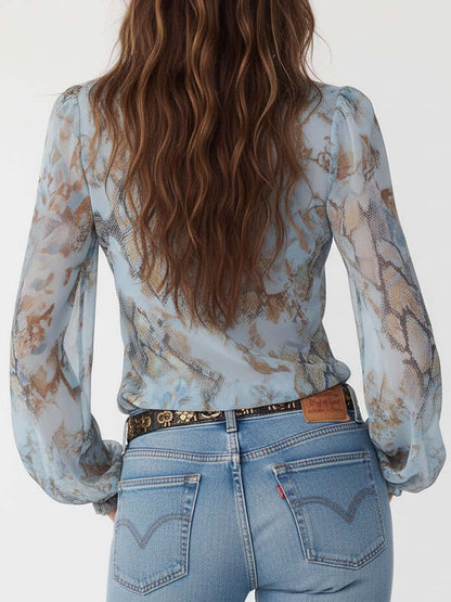 Blusa in chiffon con volant blu ghiaccio – dettaglio 5