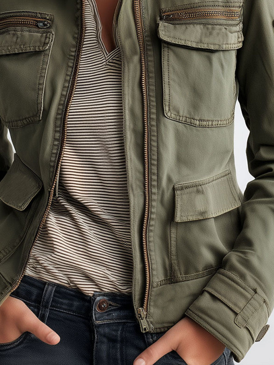 Giacca cargo verde oliva con tasche utility – dettaglio 8