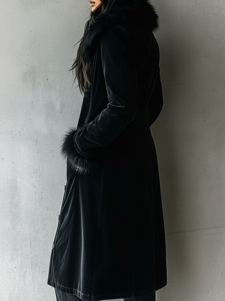 Cappotto lungo in velluto nero – look completo