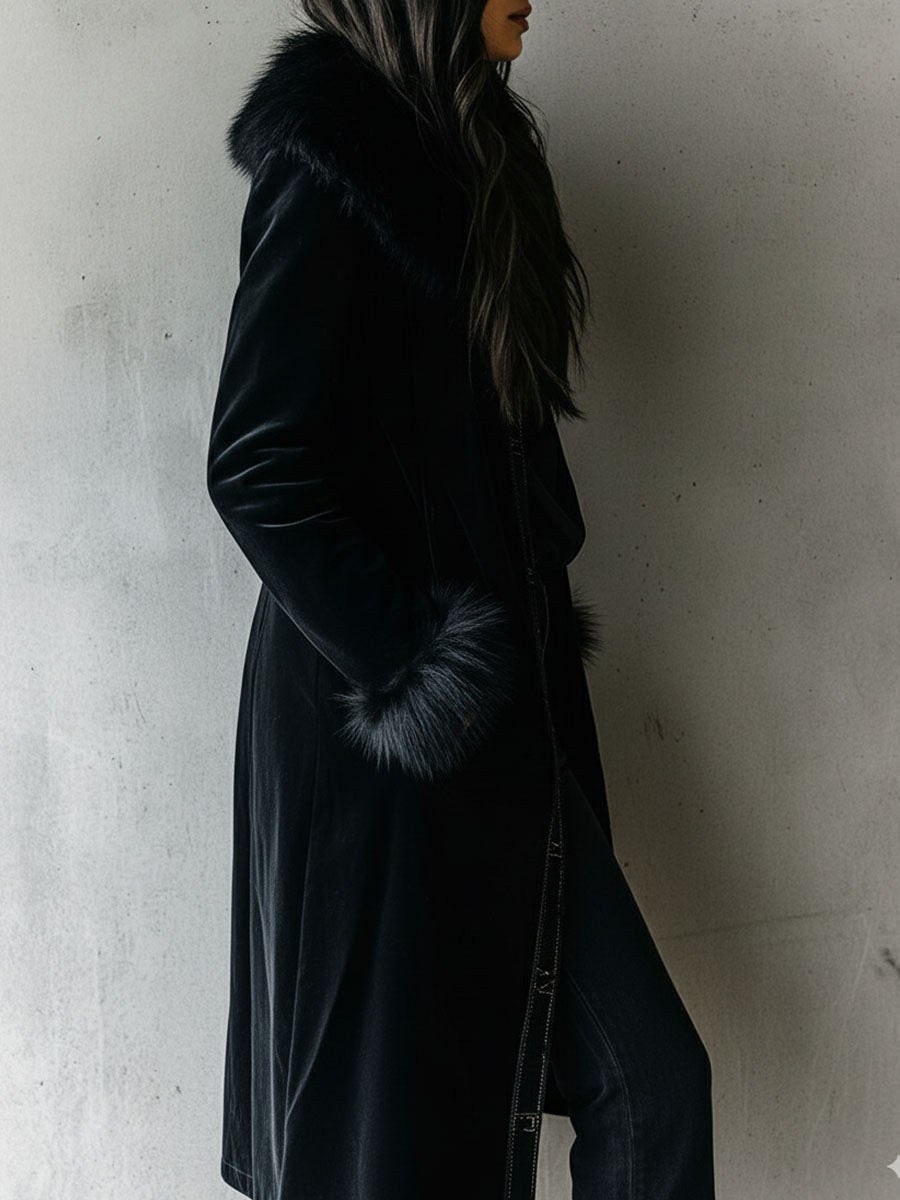 Cappotto lungo in velluto nero – vista laterale