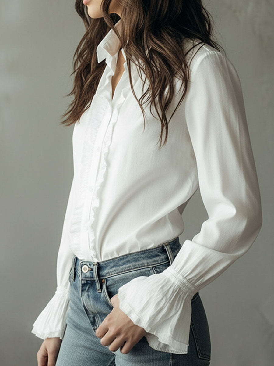 Camicia bianca con volant – vista laterale