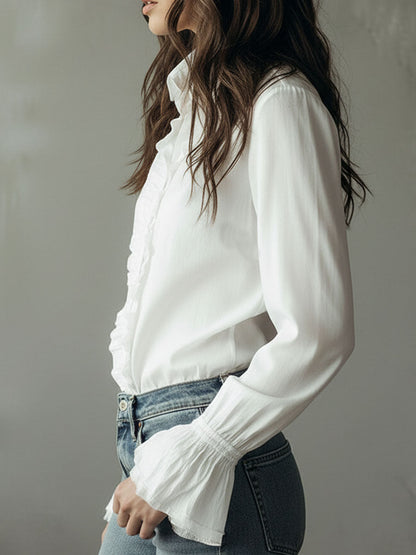 Camicia bianca con volant – look completo
