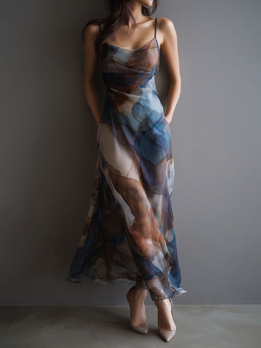 Abito lungo in chiffon blu con stampa acquerello – vista frontale