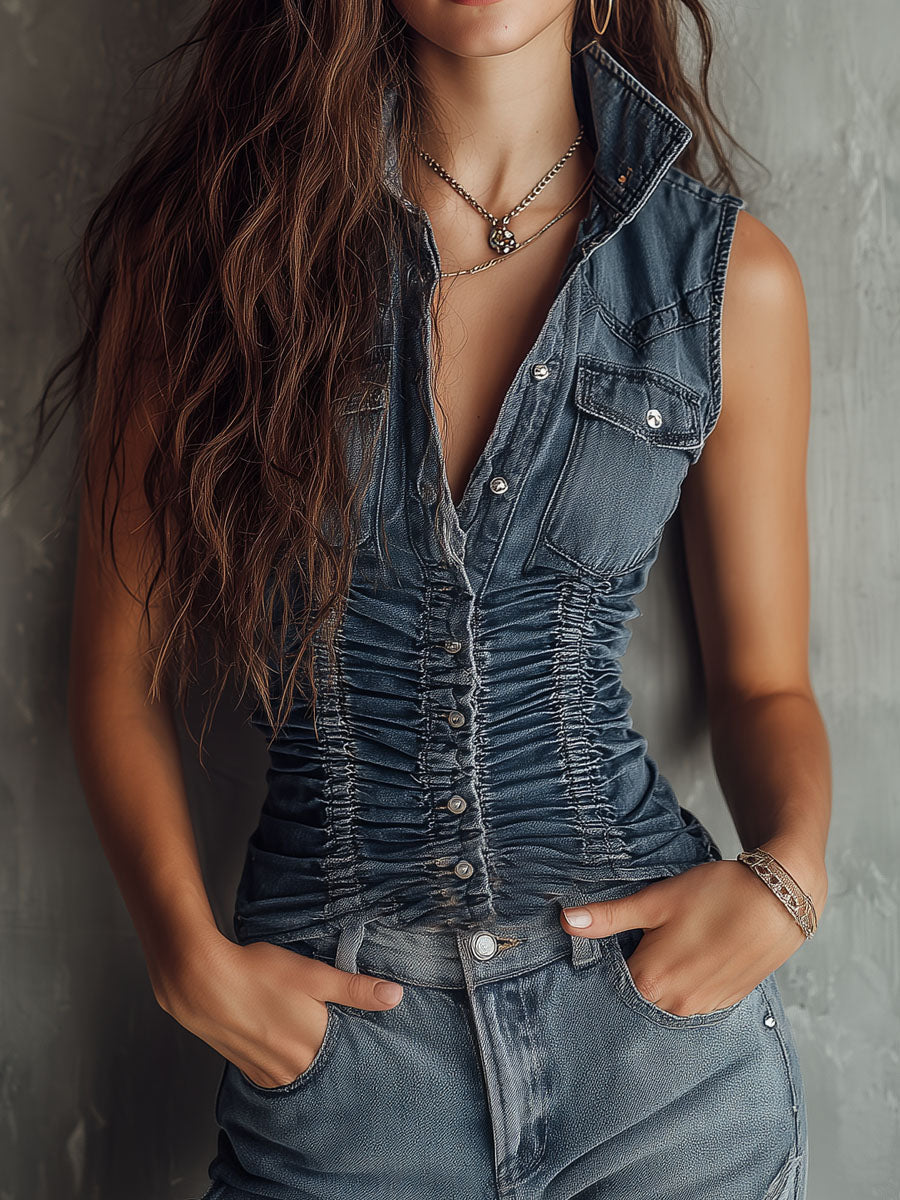 Camicia in denim blu arricciato senza maniche – vista frontale