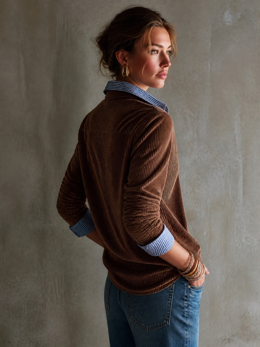 Camicia in velluto a coste – dettaglio del colletto a righe