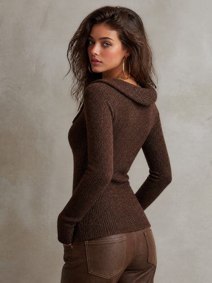Maglione vintage marrone con collo ampio – vista laterale