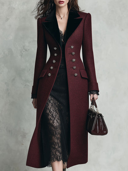 Cappotto in lana bordeaux con collo in velluto – dettaglio