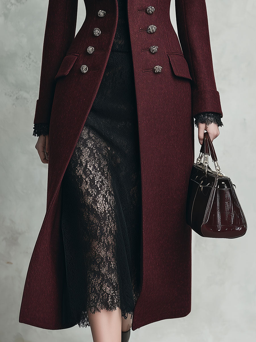 Cappotto in lana bordeaux con collo in velluto – vista laterale