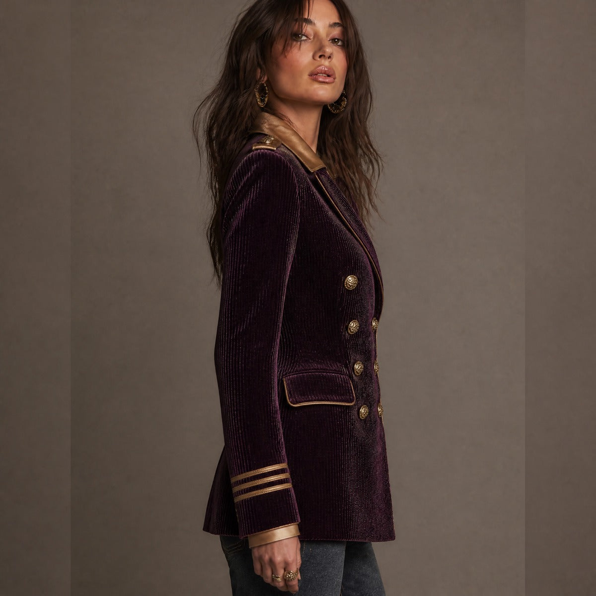 Blazer doppiopetto viola in velluto a coste – dettaglio