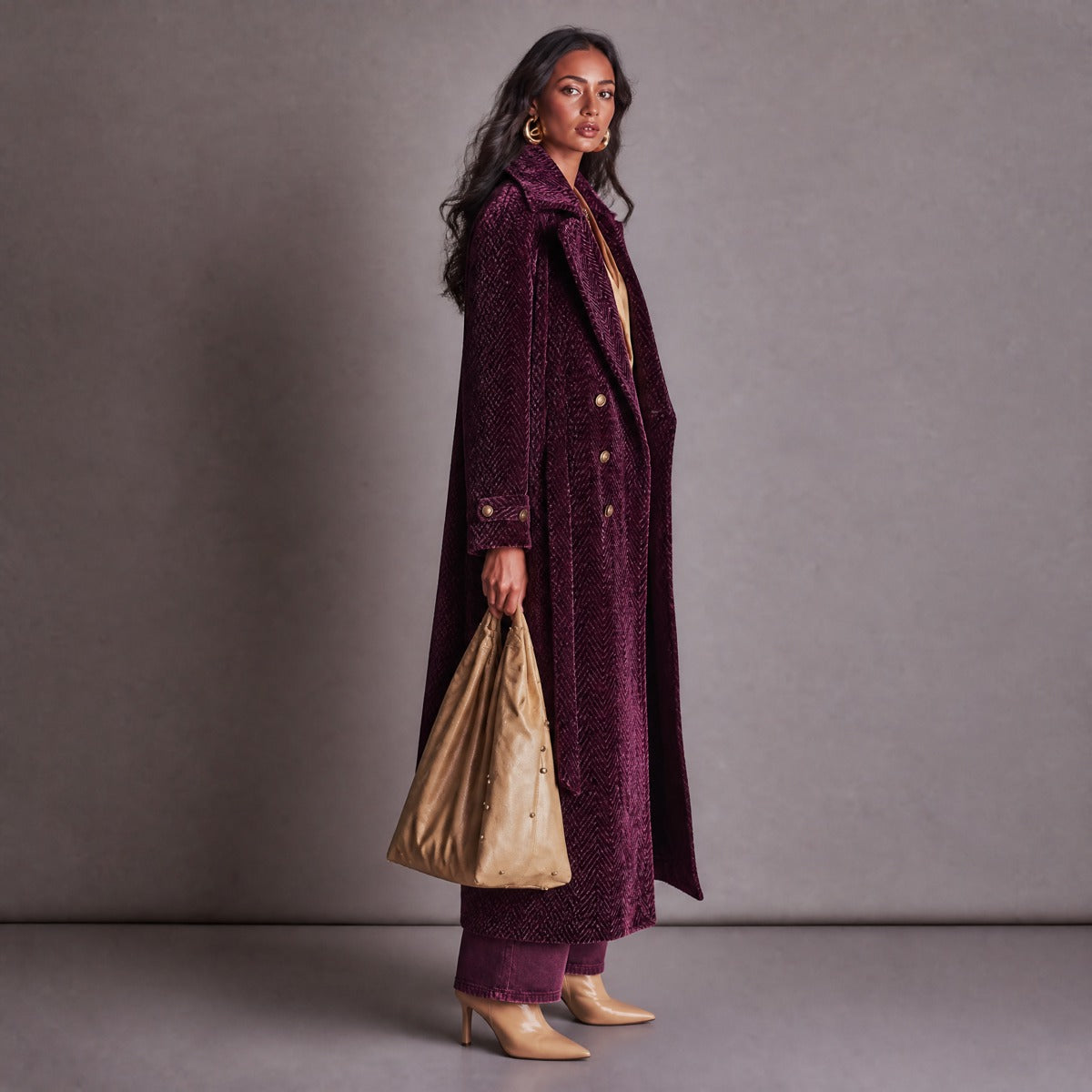 Cappotto doppiopetto viola prugna – dettaglio bottoni