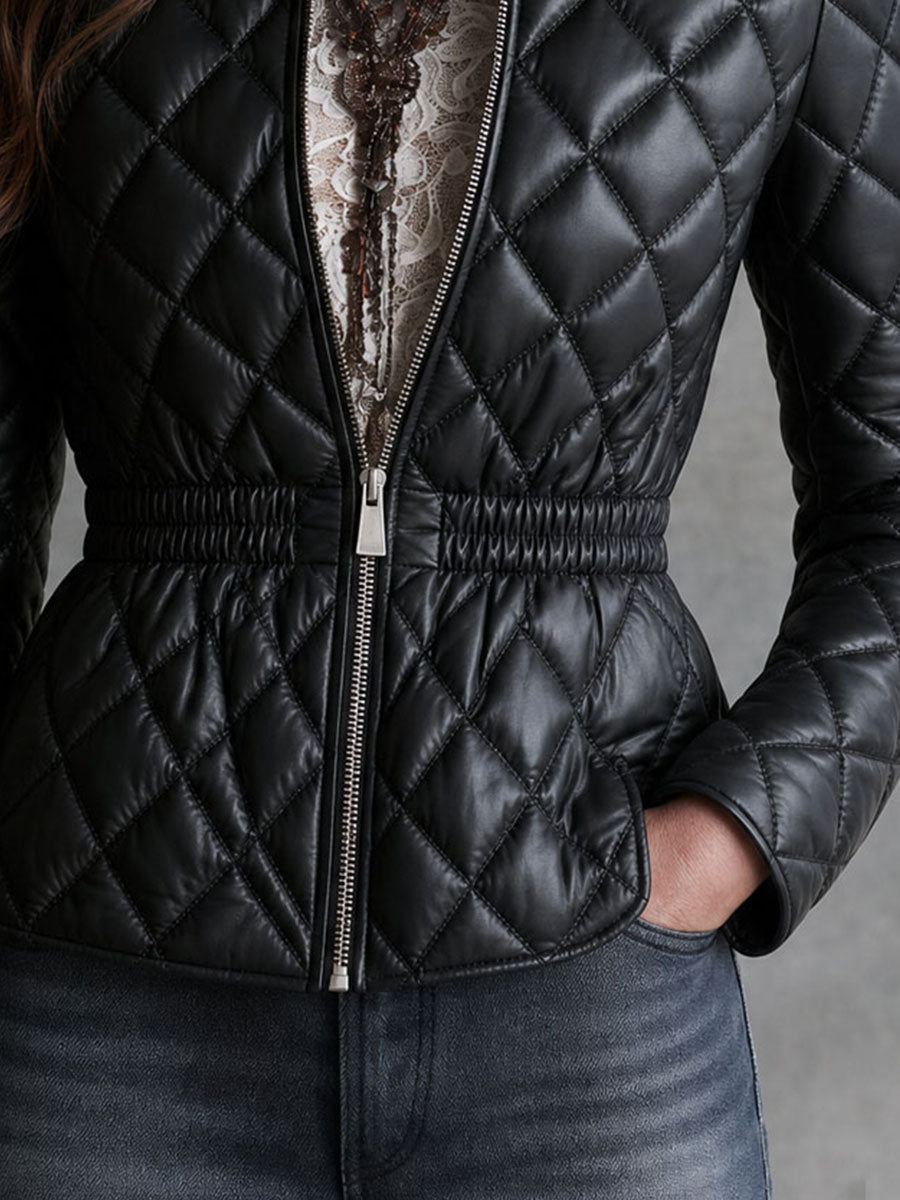 Giacca nera in ecopelle trapuntata – look indossato