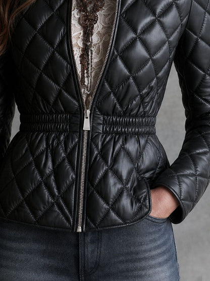 Giacca nera in ecopelle trapuntata – look indossato