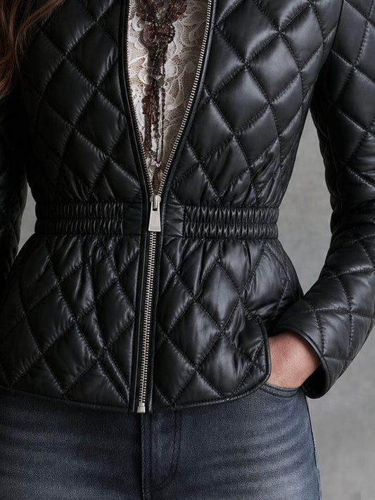 Giacca nera in ecopelle trapuntata – look indossato