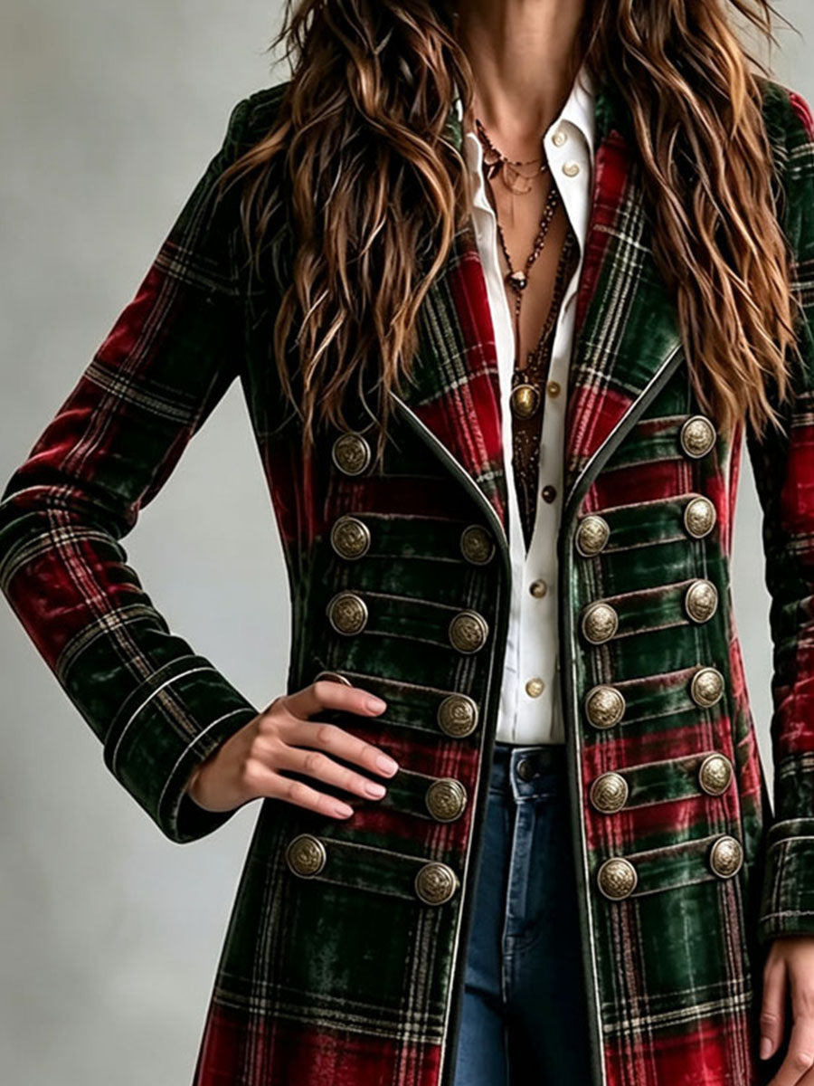Cappotto lungo in velluto tartan rosso e verde – look indossato