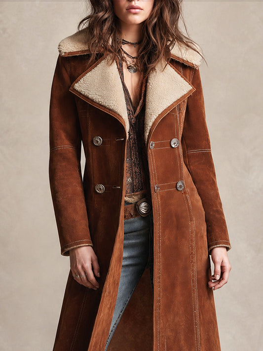 Spolverino lungo in shearling marrone – look indossato