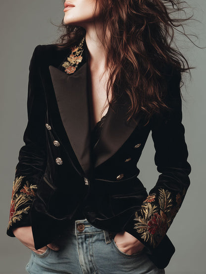 Blazer in velluto nero con ricamo floreale – vista frontale