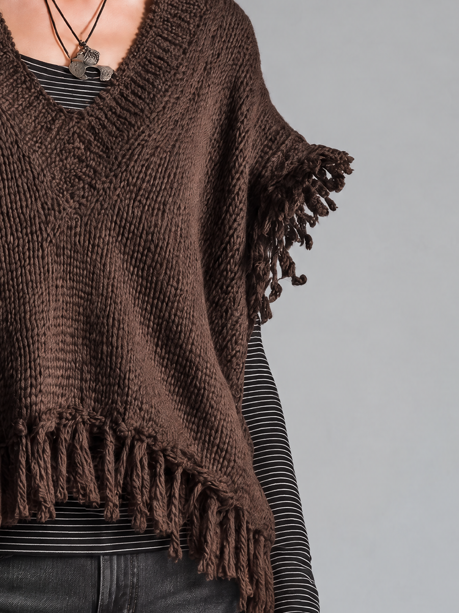Gilet in maglia marrone con frange – dettaglio