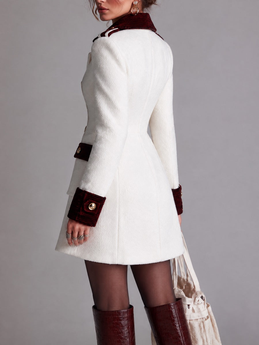 Cappotto doppiopetto bianco – dettaglio del velluto