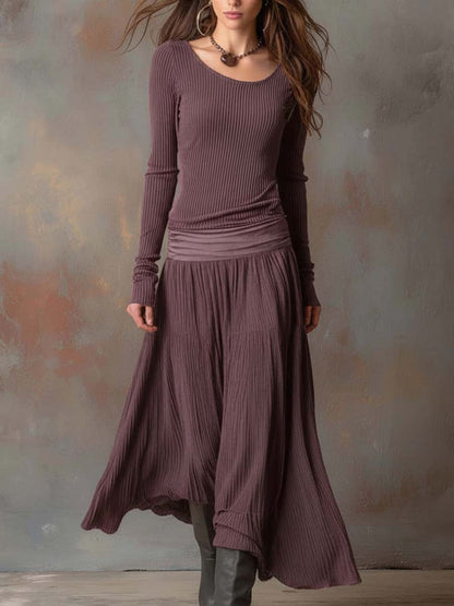 Vestito lungo in maglia a coste con gonna plissé – dettaglio del tessuto