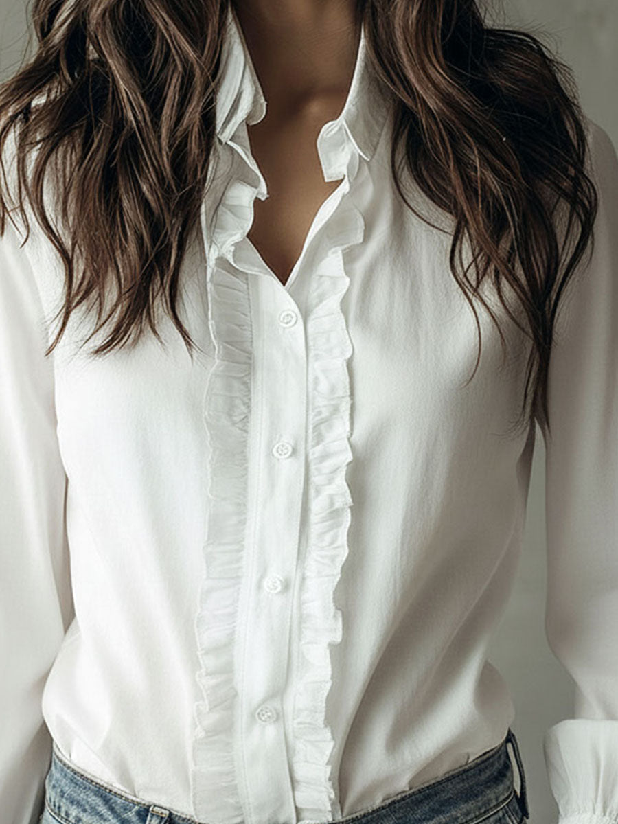 Camicia bianca con volant – vista d'insieme
