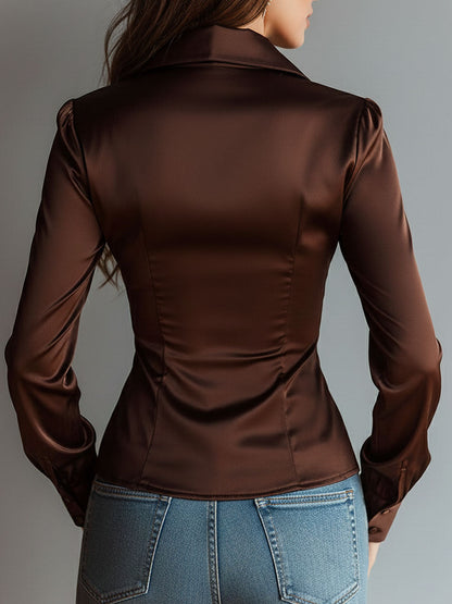 Blusa in raso moka – dettaglio del tessuto