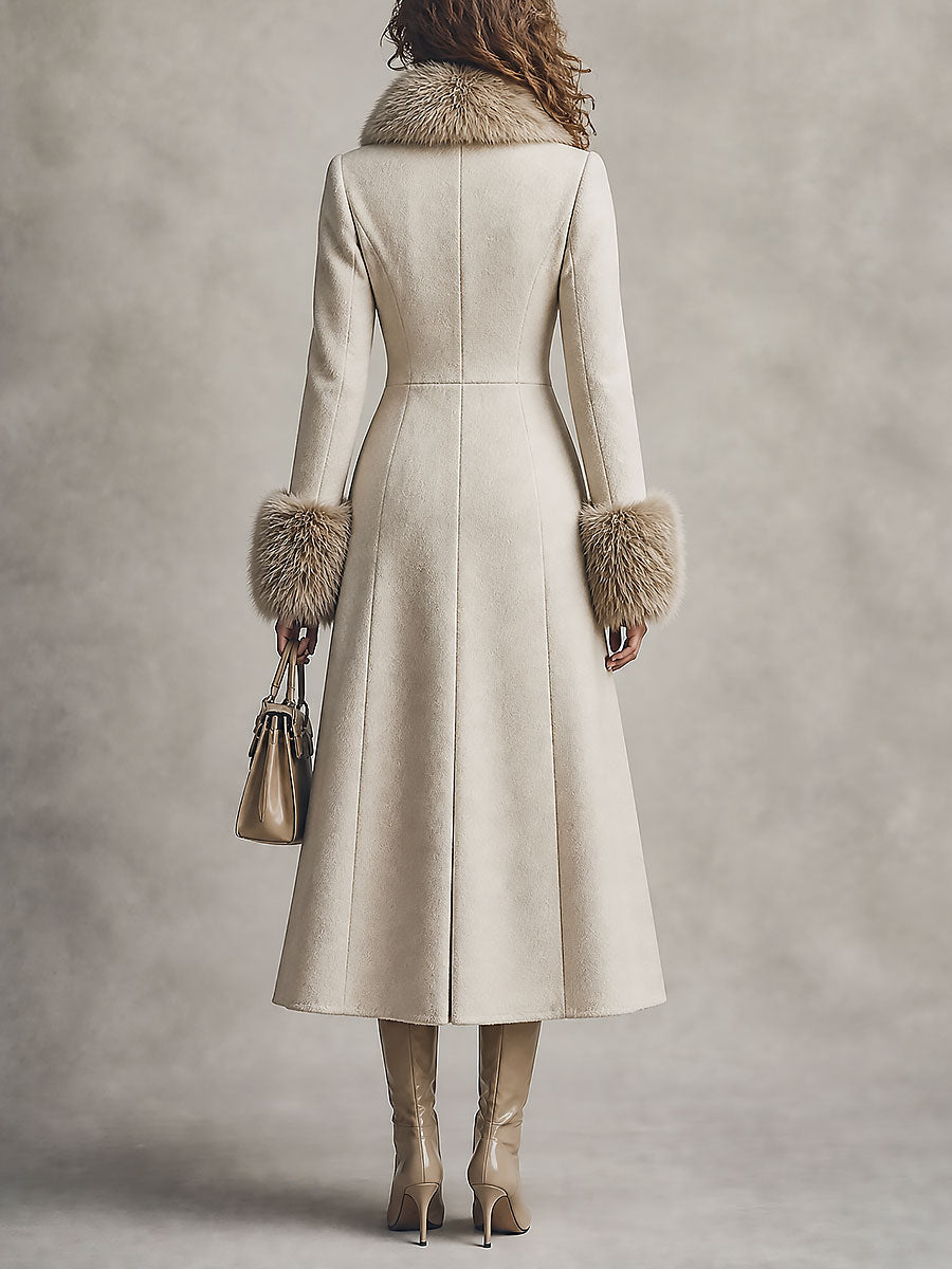 Cappotto beige doppiopetto quiet luxury – vista posteriore