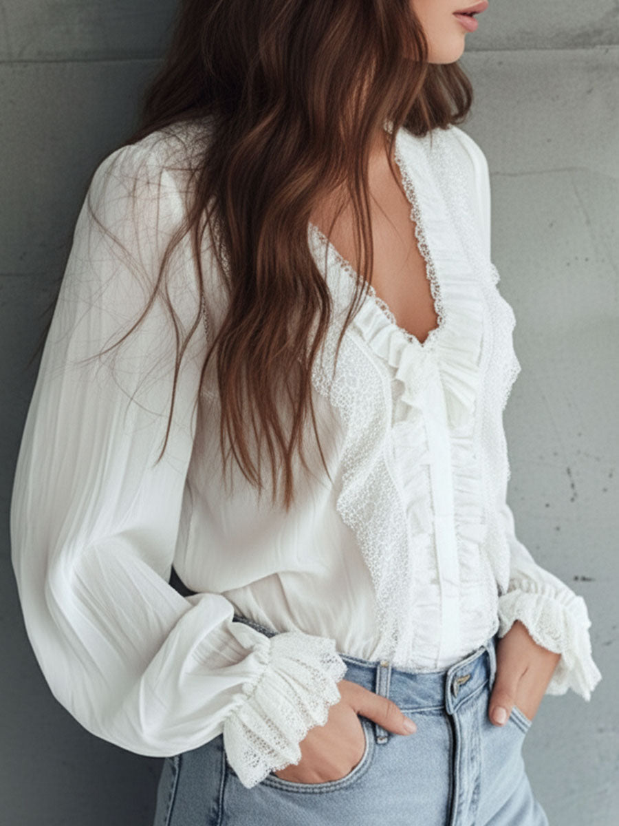 Blusa vittoriana bianca con volant in pizzo – dettaglio 3