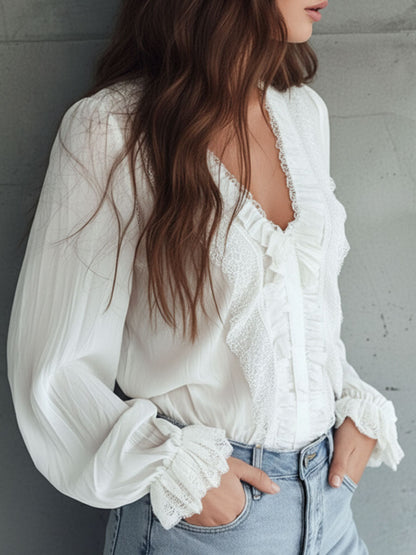 Blusa vittoriana bianca con volant in pizzo – dettaglio 3