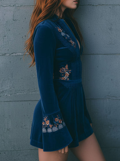 Vestito mini in velluto blu – look completo