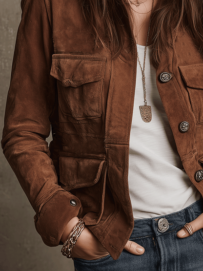 Giacca utility in camoscio marrone – look completo