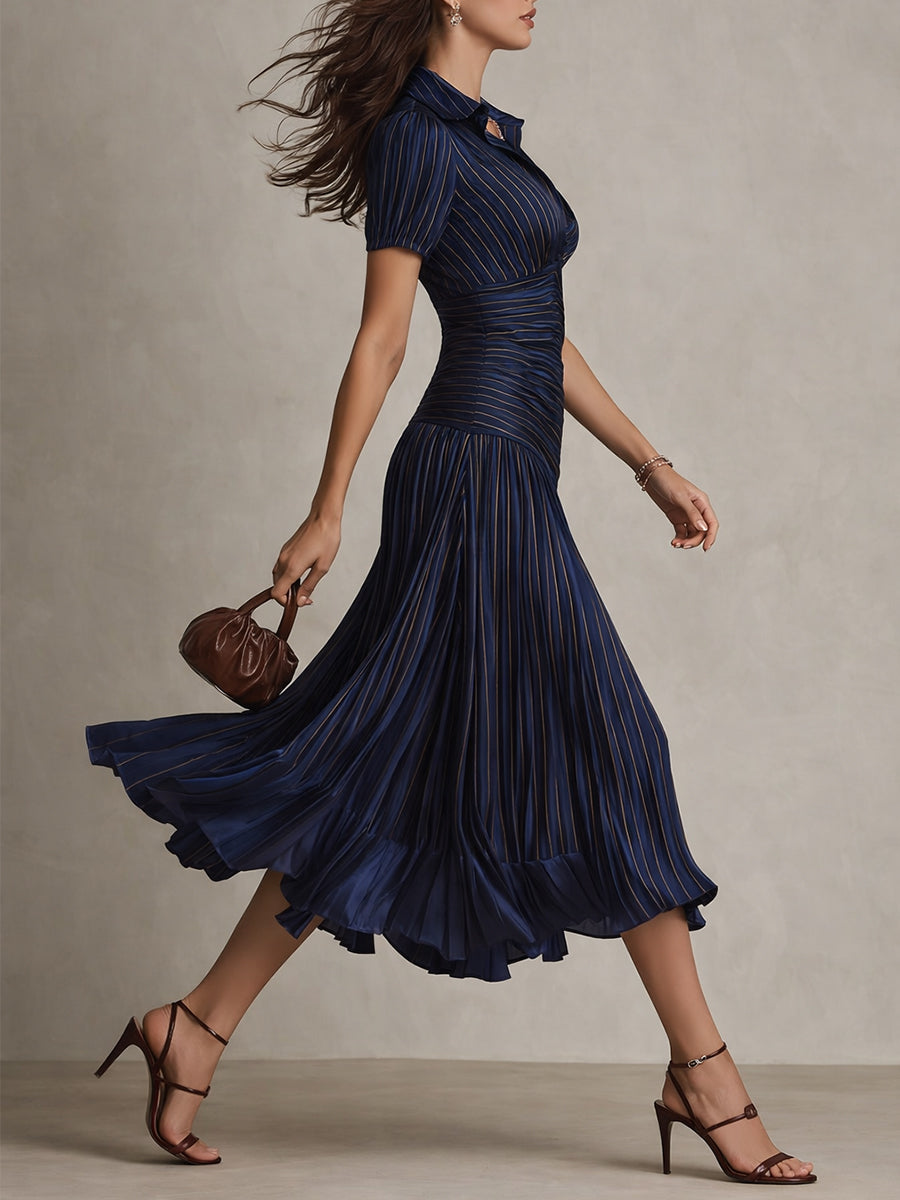 Vestito midi a righe in raso – in movimento