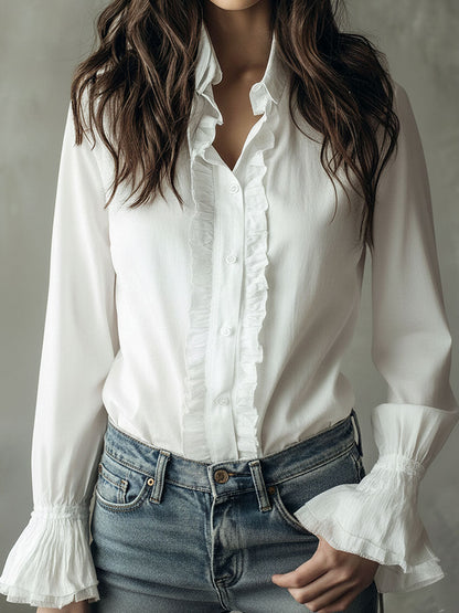 Camicia bianca con volant – vista frontale