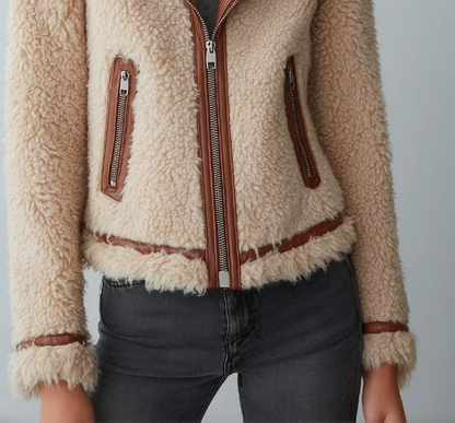 Giacca beige con revers – dettaglio