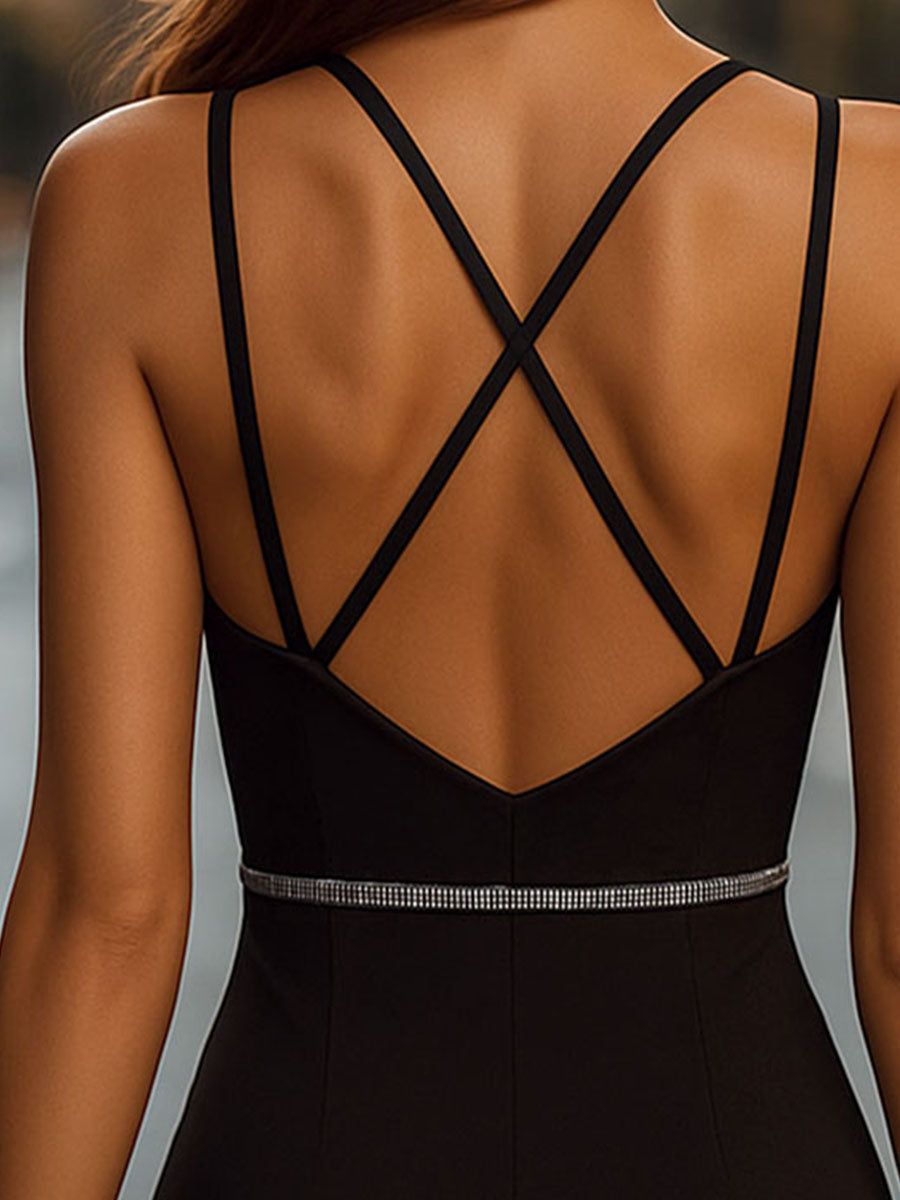 Vestito aderente nero decorato – look completo
