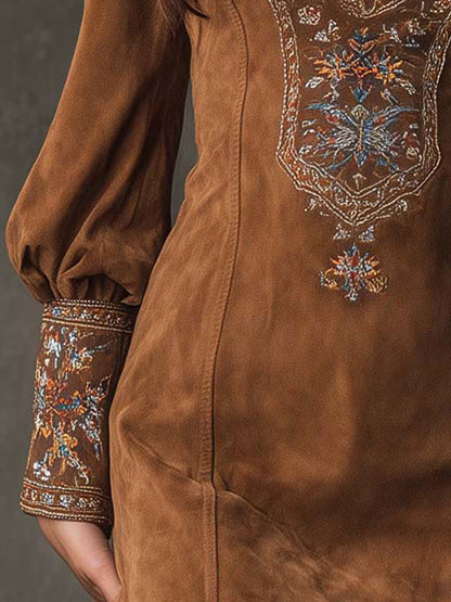 Vestito mini in camoscio caramello – look completo