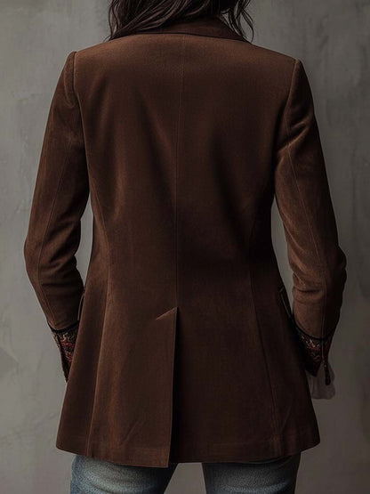 Blazer in camoscio marrone con ricami – dettaglio 6