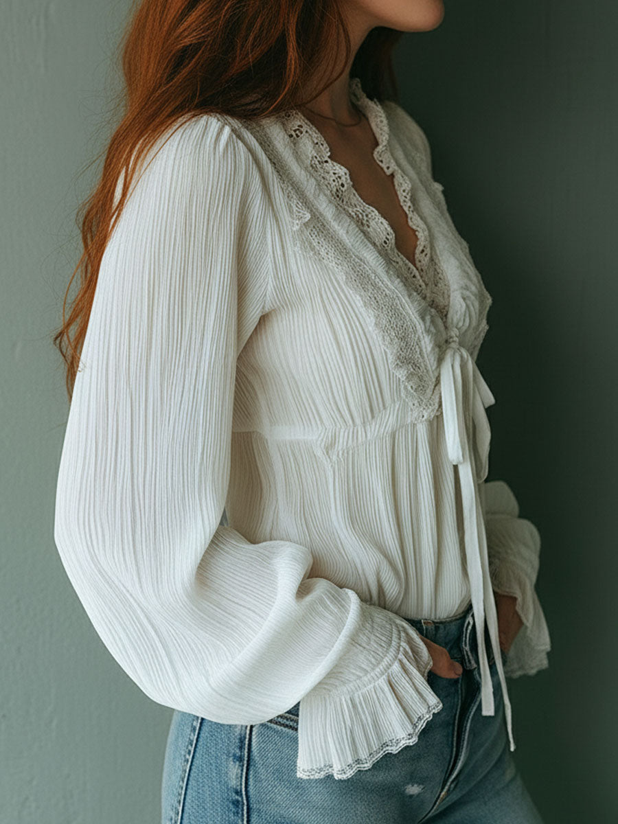 Blusa boho bianca con volant e pizzo – dettaglio 6