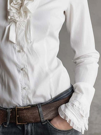 Camicetta bianca con volant – look completo