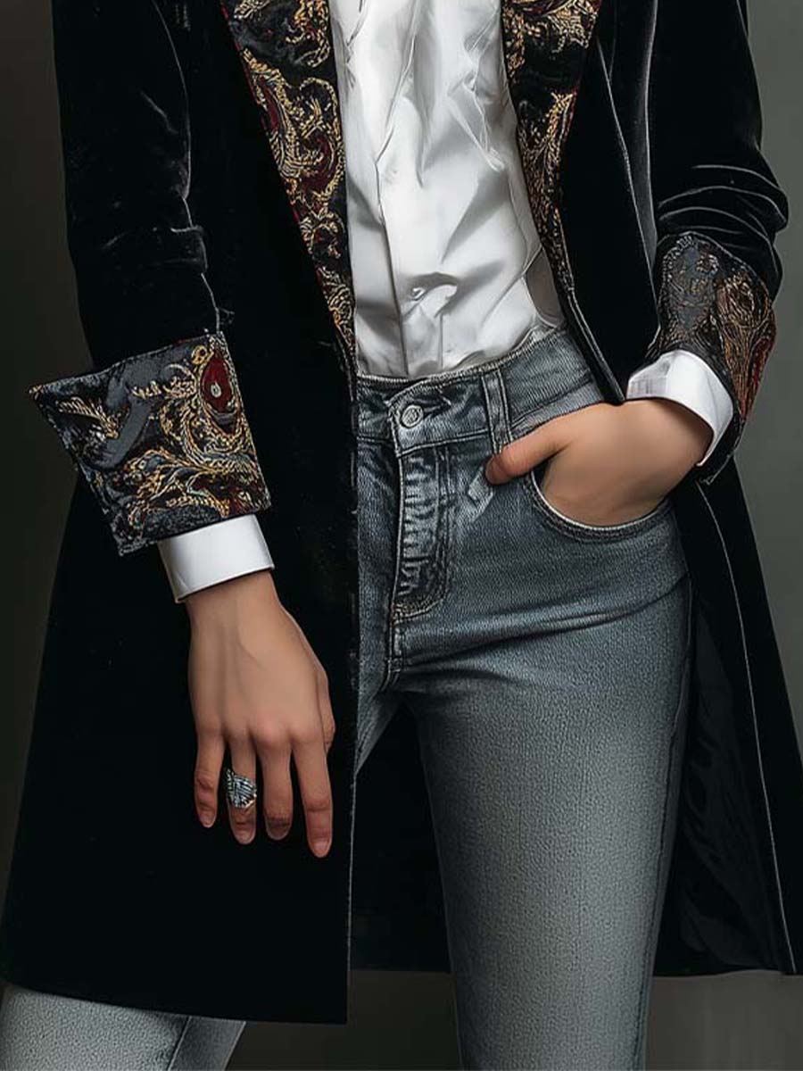 Blazer in velluto nero barocco – dettaglio del tessuto