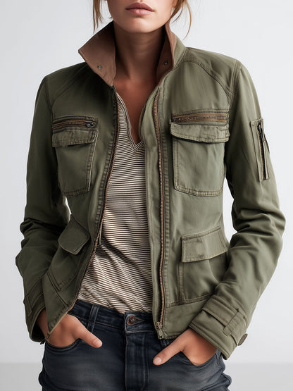 Giacca cargo verde oliva con tasche utility – vista frontale
