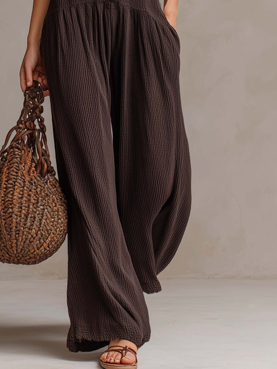 Tuta in maglia marrone con collo a volant – look completo